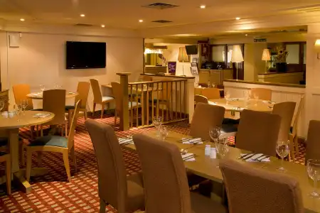 Premier Inn London Putney Bridge - 19