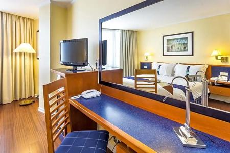 Holiday Inn Lisbon by IHG - 56