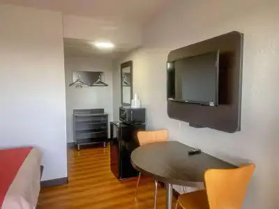 Motel 6 Wichita, KS - 31