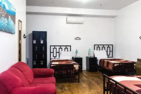 NY Moore Hostel - 49