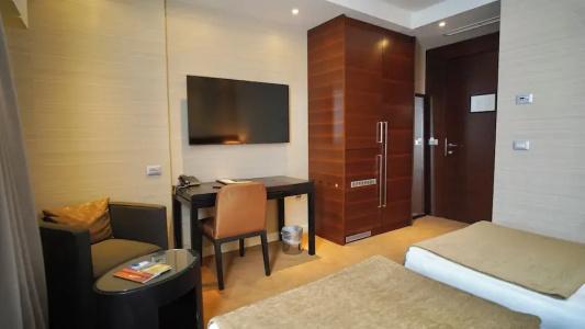 Residence - 70
