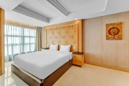 UPARs Sukhumvit 11 Nana - 53