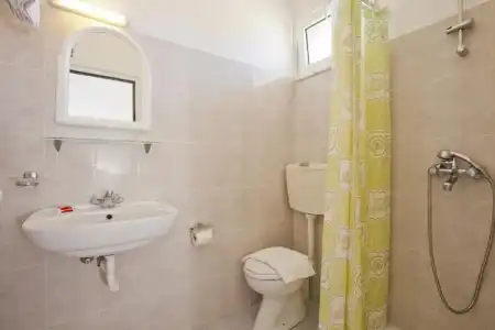 Dias Studios & Suites - 6