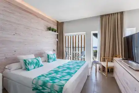 FERGUS Style Palmanova - Adults Only - 6