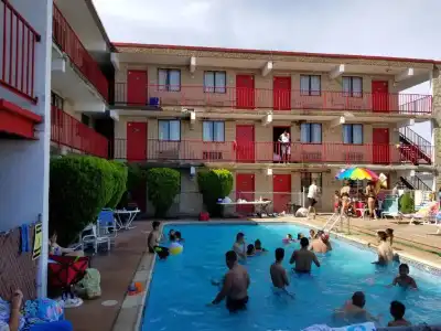 Cloud 9 Inn - 5