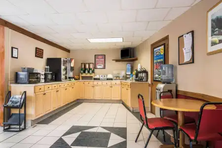 Quality Inn & Suites Lincoln I-93 - 26