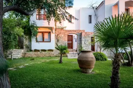 Marphe Suite & Villas - 11
