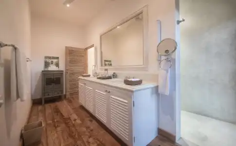 20 Middle Street - 25