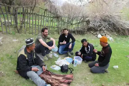 Guest House Ruslan Nurata & Tours - 17