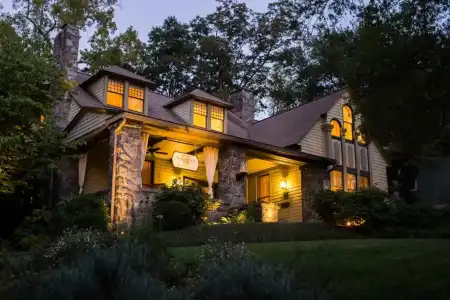 Stonehurst Place Bed & Breakfast - 71