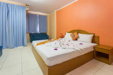 Room in Guest Room - Bucintoro Restaurant & Guesthouse Belvedere - 10 Minutes From Patong Beach - 1