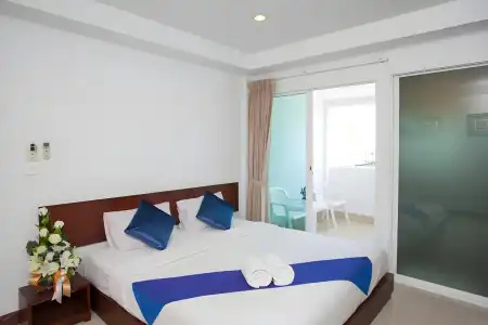 Nouveau Guesthouse - 1