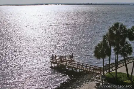 Sailport Waterfront Suites - 46