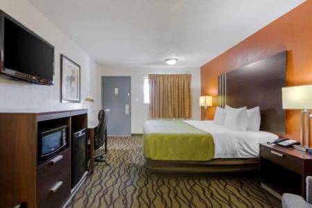 Quality Inn Columbus-East - 52