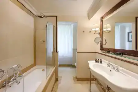 Grand Bristol Spa Resort, by R Collections - 8