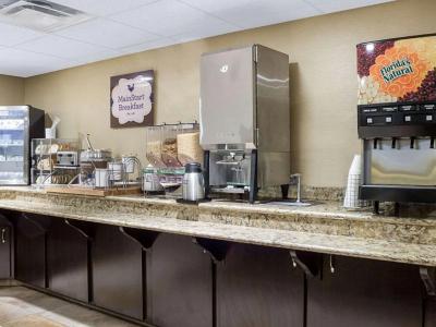 MainStay Suites Bismarck - 8