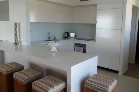 Gemini Court Holiday Apartments - 19