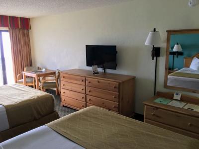 Tropical Winds Resort - 3