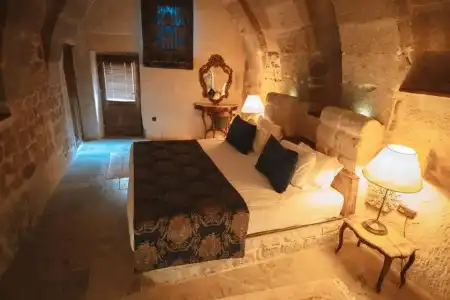 Hu of Cappadocia - 112