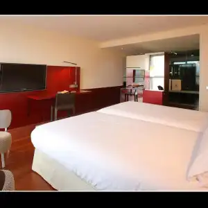 Reina Petronila - 35