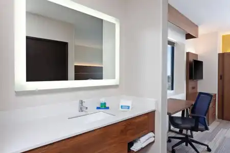 Holiday Inn Express Los Angeles Airport by IHG - 68