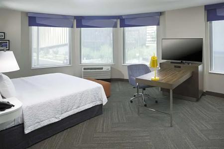 Hampton Inn and Suites by Hilton Phoenix Downtown - 56