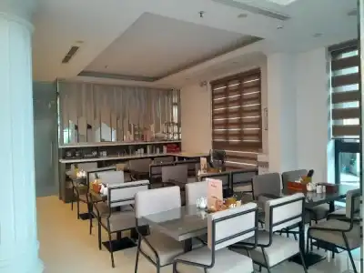 A25 - Hoang Dao Thuy 1 - 19