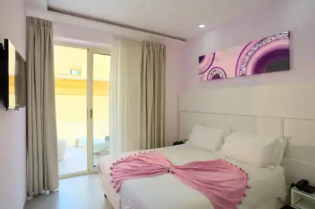 Tasso Suites & Spa - 41