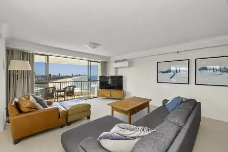 Gemini Court Holiday Apartments - 214