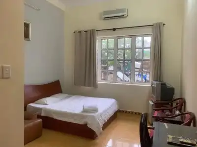 Hoang Yen - 18