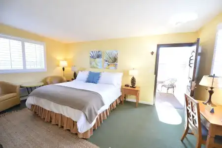 Crown City Inn - 28