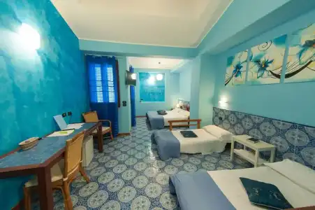 Petit - 23