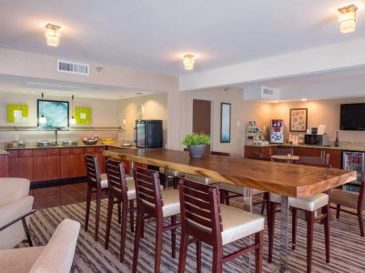 Hilton Phoenix Airport - 28