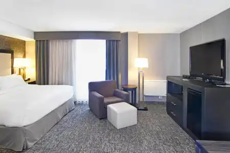 Holiday Inn Express & Suites Calgary by IHG - 62