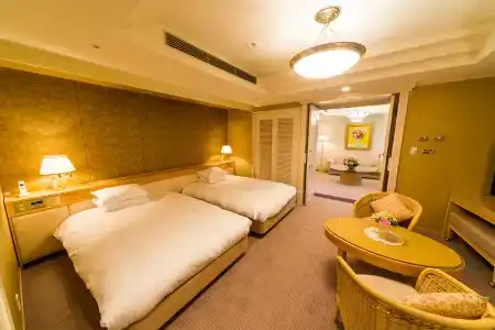 The Crown Palais Kochi - 6
