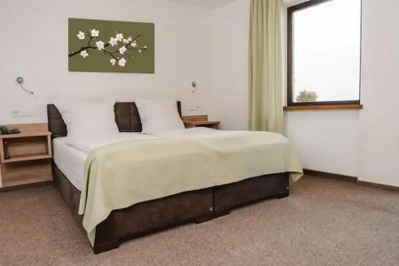 Mosel& Restaurant Zur Traube Gmbh - 35