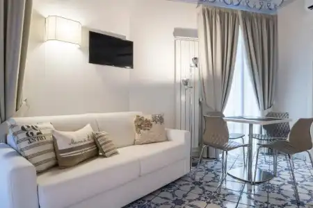 Morelli Suite - 72
