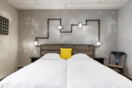 Upstairs - 38