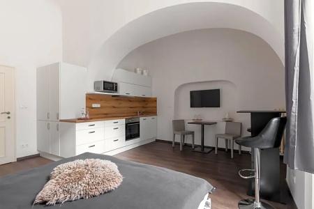 Old Town Square Residence by Emblem - 86