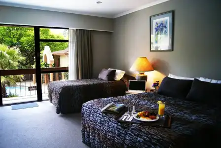 Distinction Coachman, Palmerston North - 3