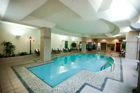 Embassy Suites Lincoln - 18