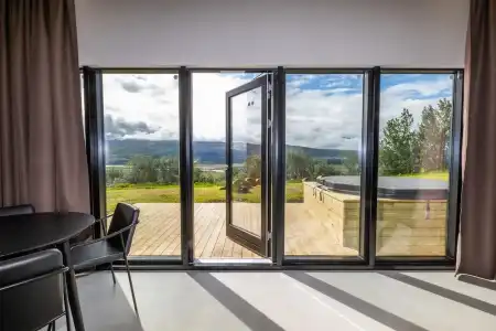 North Mountain View Suites - 6