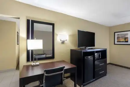 Best Western Harrisburg North - 54