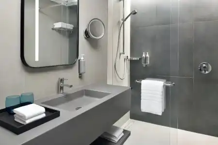 Courtyard by Marriott World Trade Centre - 35