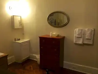 Adam's Inn - 7