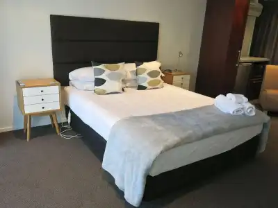 Merivale Manor - 2