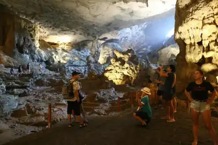 Halong Sapphire Cruises - 24
