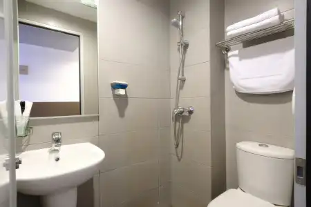 Lion Peak Bugis (SG Clean, Staycation Approved) - 23