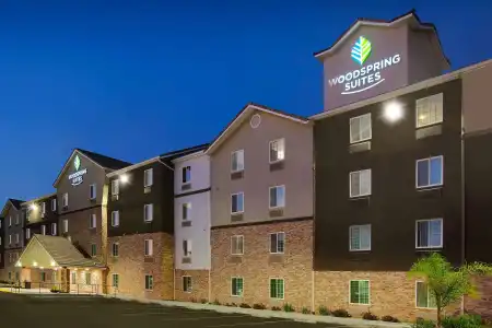 WoodSpring Suites Bakersfield East - 6