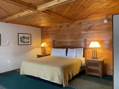 Lake Crest Inn - 2